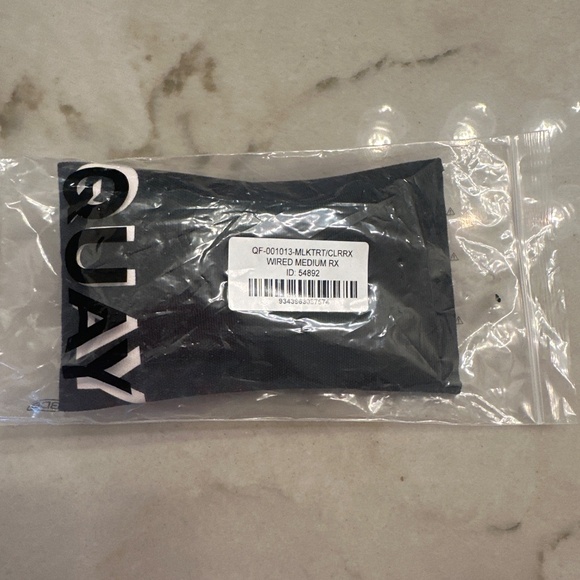 Quay Milky Tortoise Clear Lens Glasses - Picture 7 of 8